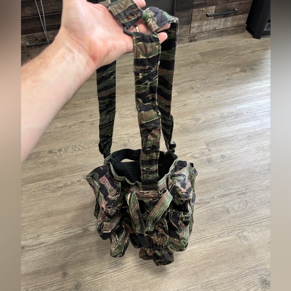 Vintage Renegade Action Sports Camouflage Paintball 6 Canister Body Harness